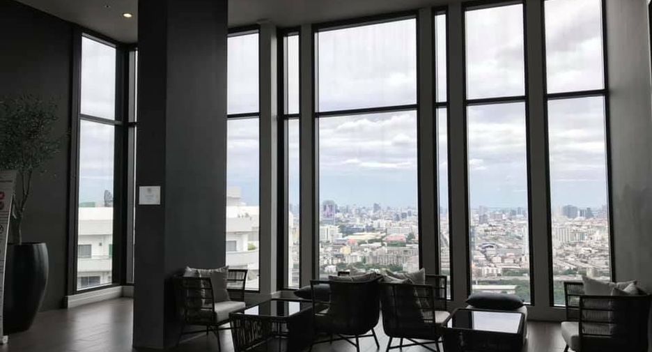 For sale studio condo in Pathum Wan, Bangkok