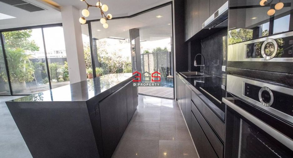 Haus zum Kauf mit 5 Zimmer in Watthana, Bangkok