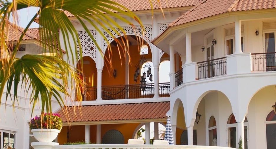 For sale 6 Beds villa in Cha Am, Phetchaburi