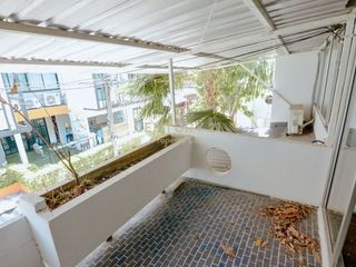 出租 2 卧室 联排别墅 在 Khlong Toei, 曼谷