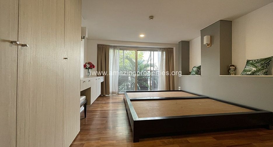 For rent 3 bed condo in Mueang Nakhon Ratchasima, Nakhon Ratchasima