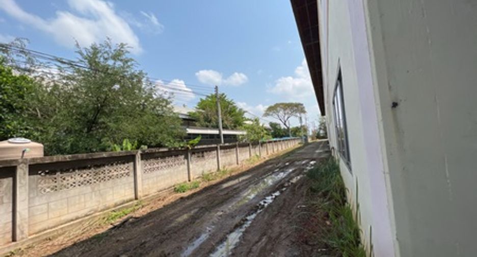 For sale warehouse in Saraphi, Chiang Mai