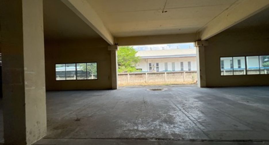 For sale warehouse in Saraphi, Chiang Mai