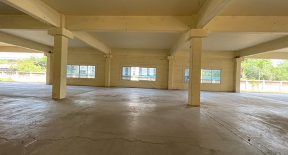 For sale warehouse in Saraphi, Chiang Mai