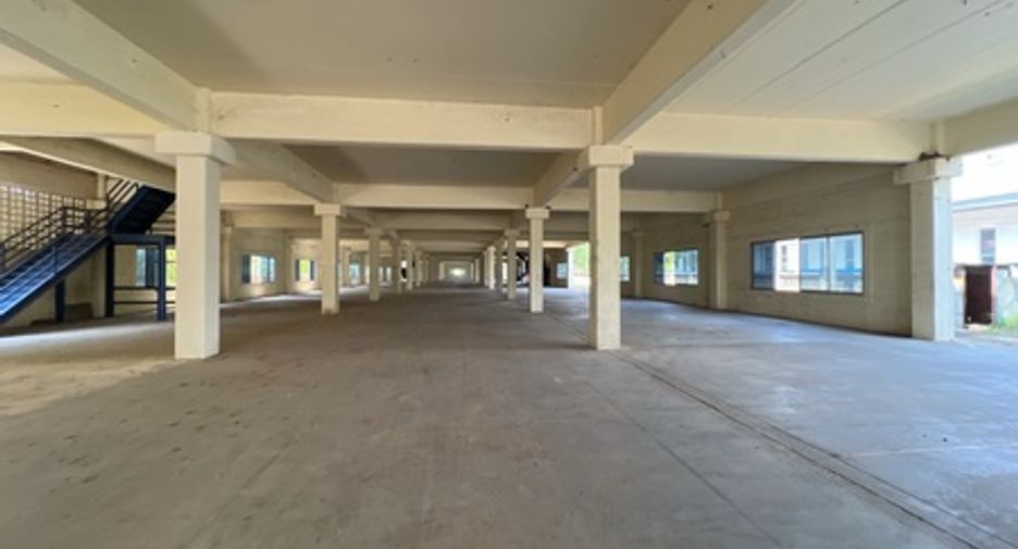 For sale warehouse in Saraphi, Chiang Mai