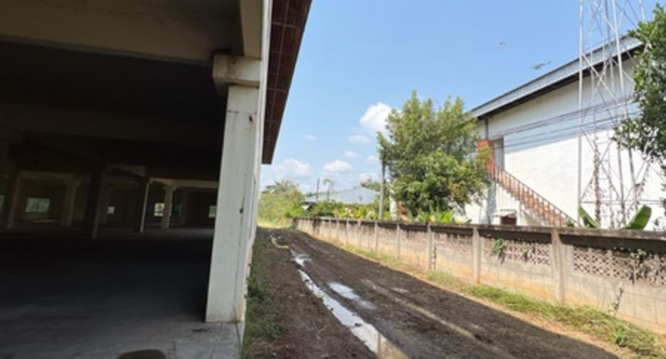 For sale warehouse in Saraphi, Chiang Mai