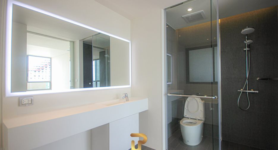 For sale 3 bed apartment in Hua Hin, Prachuap Khiri Khan