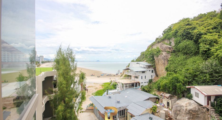 For sale 3 bed apartment in Hua Hin, Prachuap Khiri Khan