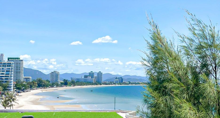 For sale 3 bed apartment in Hua Hin, Prachuap Khiri Khan