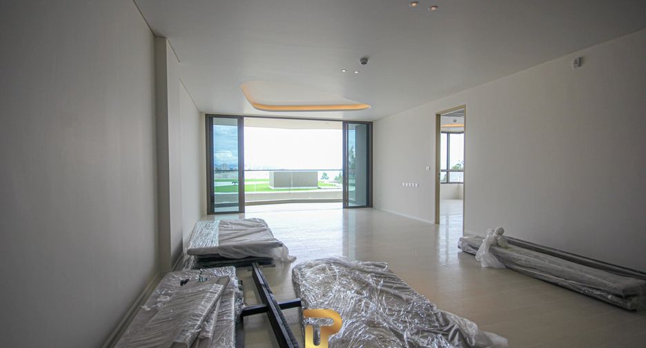 For sale 3 bed apartment in Hua Hin, Prachuap Khiri Khan