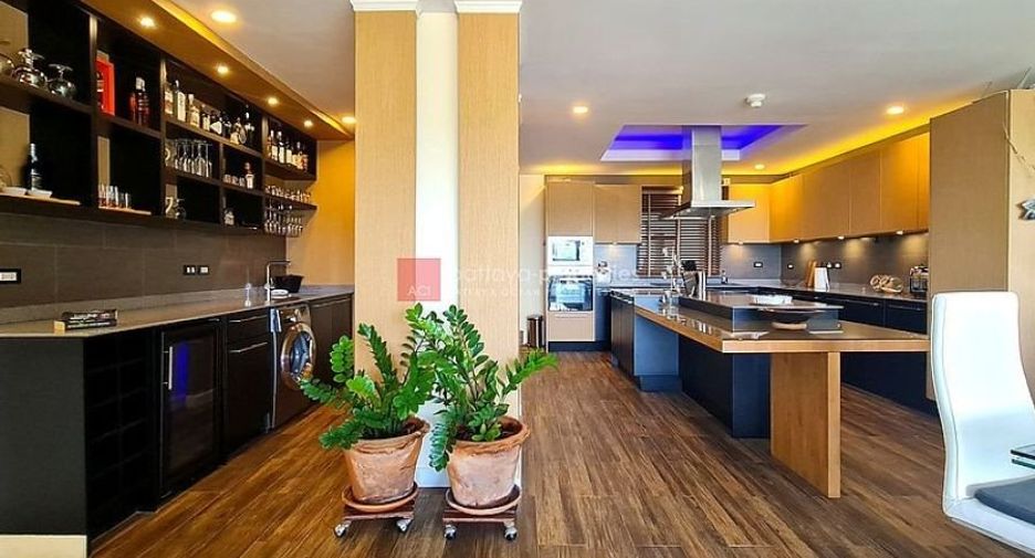 For rent 2 bedrooms condo in Bang Lamung, Chonburi