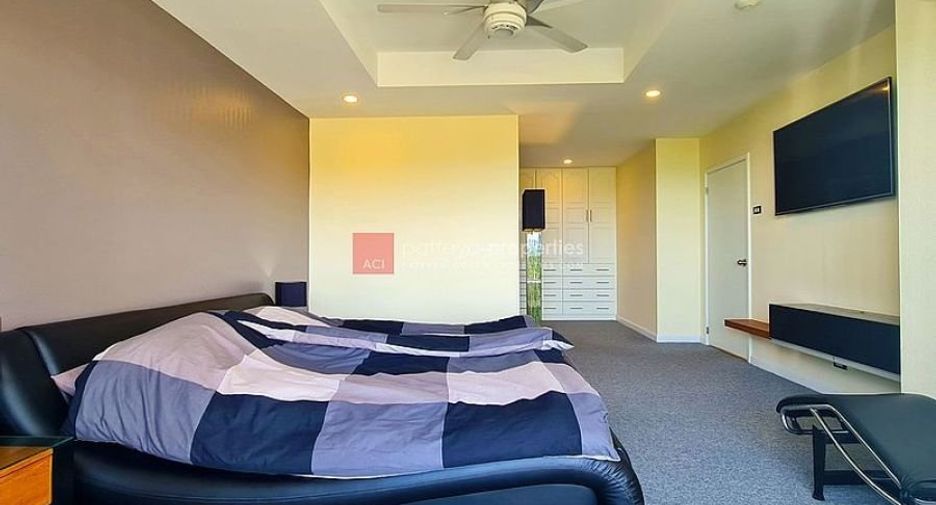 For rent 2 bedrooms condo in Bang Lamung, Chonburi