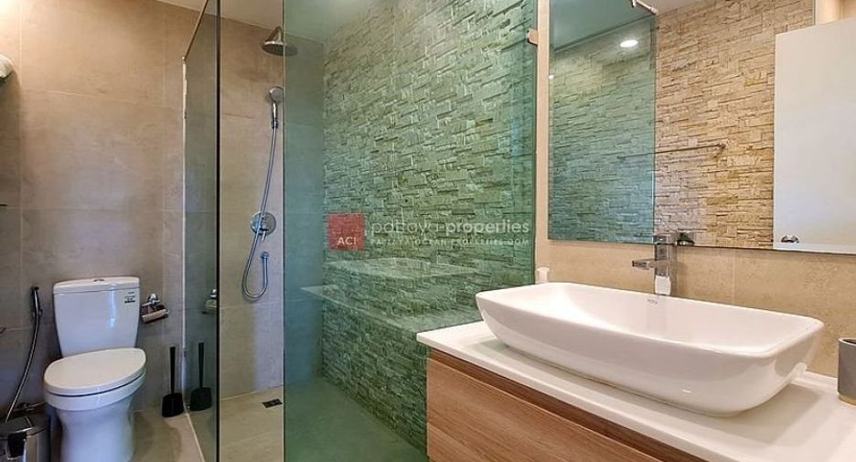 For rent 2 bedrooms condo in Bang Lamung, Chonburi