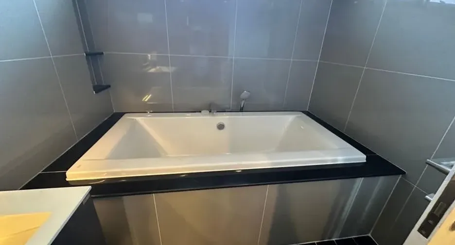 出租 和 出售 4 卧室 独立屋 在 Lam Luk Ka, Pathum Thani