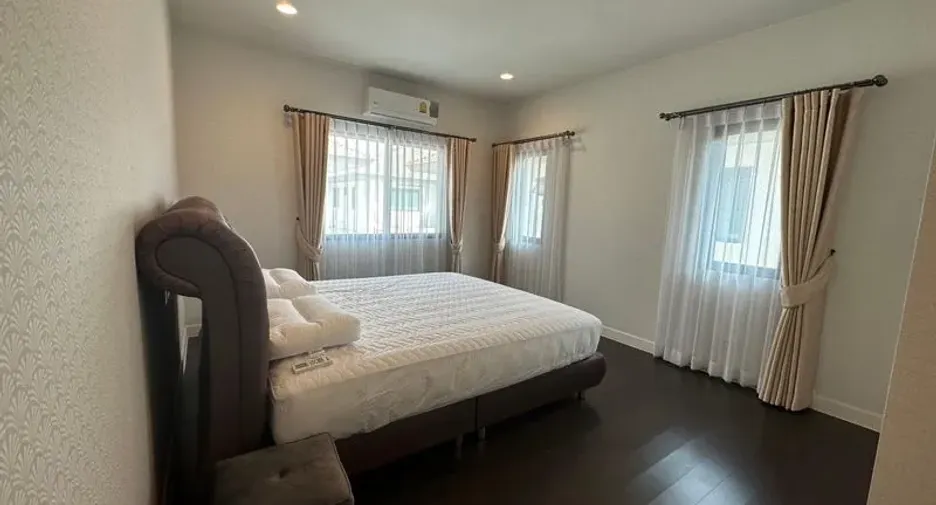 出租 和 出售 4 卧室 独立屋 在 Lam Luk Ka, Pathum Thani