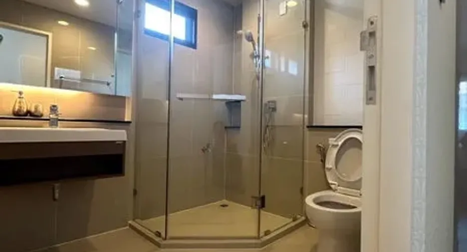 出租 和 出售 4 卧室 独立屋 在 Lam Luk Ka, Pathum Thani
