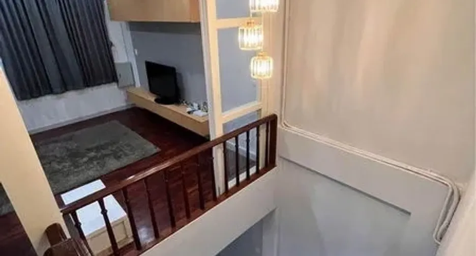 Reihenhaus zur Miete mit 3 Zimmer in Phra Khanong, Bangkok