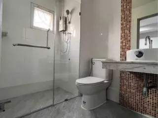 For rent 3 bedrooms townhouse in Phra Khanong, Bangkok