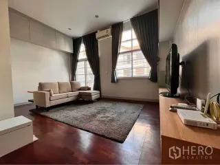 For rent 3 bedrooms townhouse in Phra Khanong, Bangkok