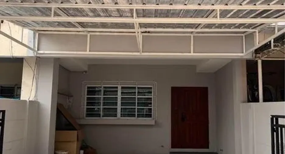 Reihenhaus zur Miete mit 3 Zimmer in Phra Khanong, Bangkok