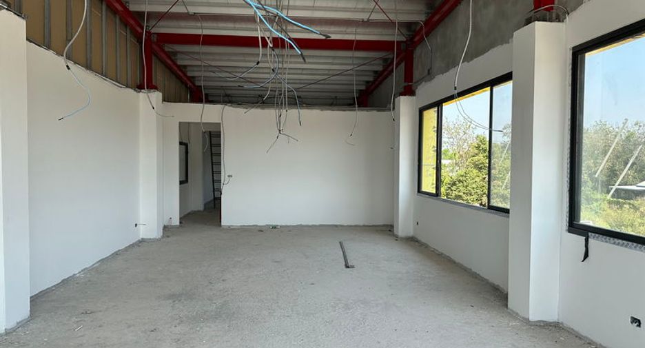 For sale and for rent warehouse in Lam Luk Ka, Pathum Thani