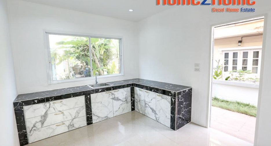 For sale 4 bedrooms house in Bang Khun Thian, Bangkok