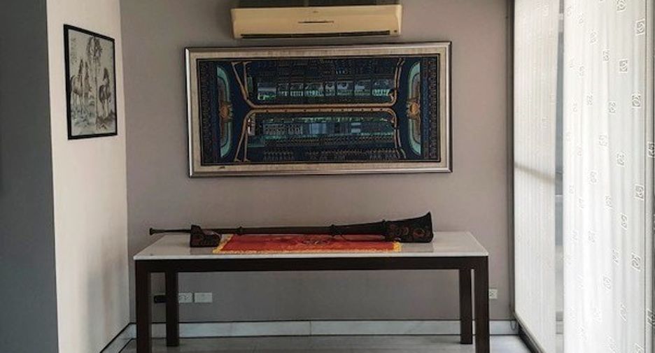 For sale 3 bedrooms condo in Watthana, Bangkok