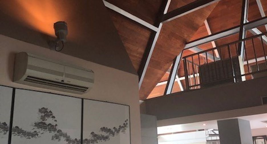 For sale 3 bedrooms condo in Watthana, Bangkok