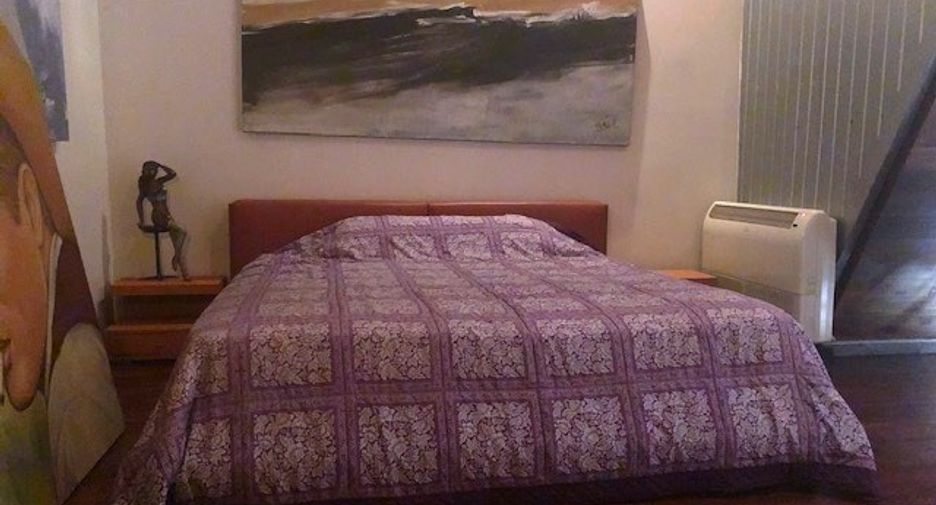For sale 3 bedrooms condo in Watthana, Bangkok