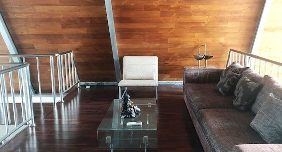 For sale 3 bedrooms condo in Watthana, Bangkok