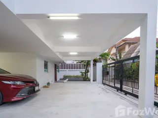 For sale 4 Beds house in Wang Thonglang, Bangkok