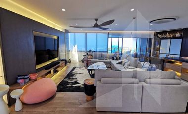 For sale 4 bed house in Yan Nawa, Bangkok