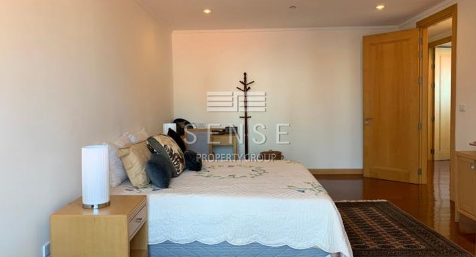 Condo en alquiler de 3 habitaciones en Khlong Toei, Bangkok