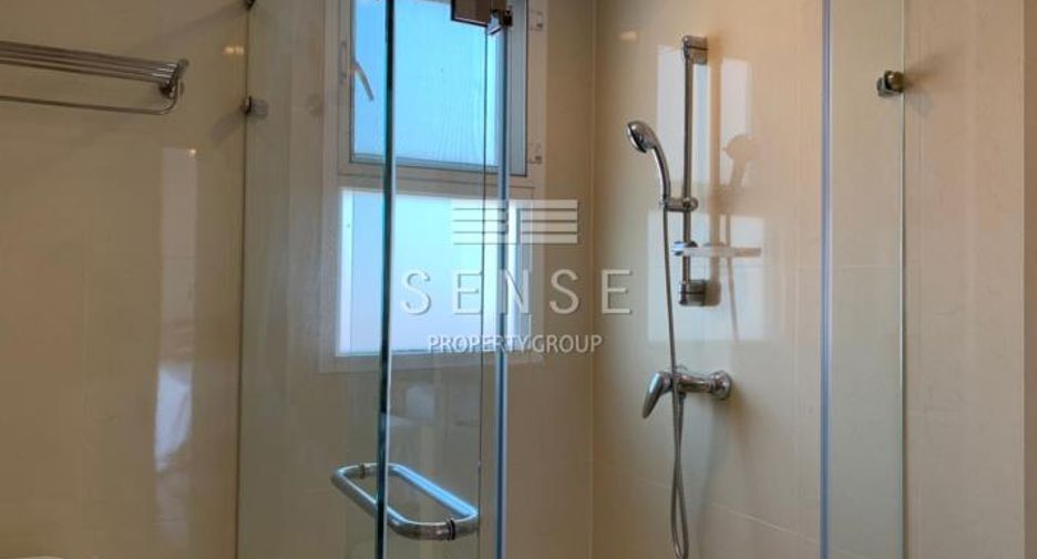 Condo en alquiler de 3 habitaciones en Khlong Toei, Bangkok