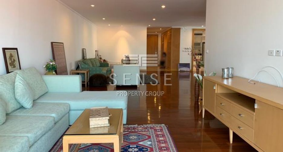 Condo en alquiler de 3 habitaciones en Khlong Toei, Bangkok