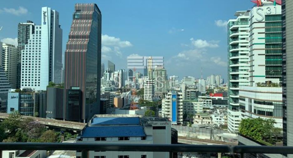 Condo en alquiler de 3 habitaciones en Khlong Toei, Bangkok