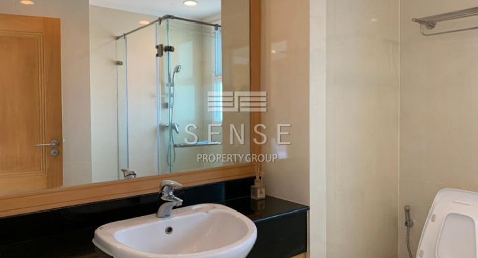 Condo en alquiler de 3 habitaciones en Khlong Toei, Bangkok