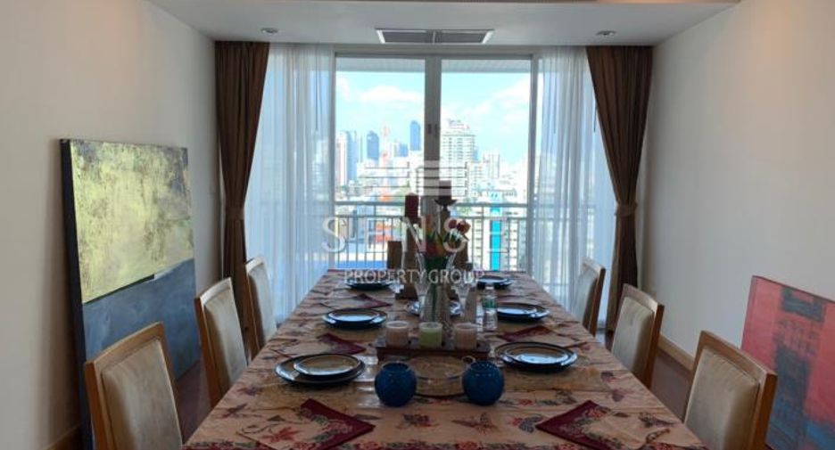 Condo en alquiler de 3 habitaciones en Khlong Toei, Bangkok
