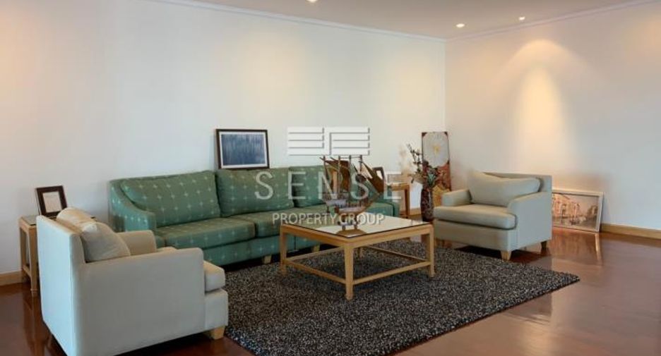 Condo en alquiler de 3 habitaciones en Khlong Toei, Bangkok