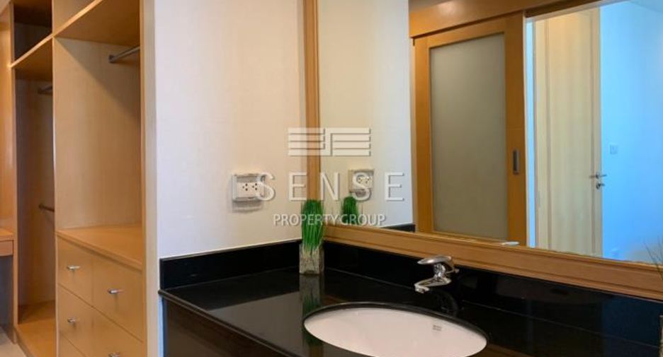 Condo en alquiler de 3 habitaciones en Khlong Toei, Bangkok