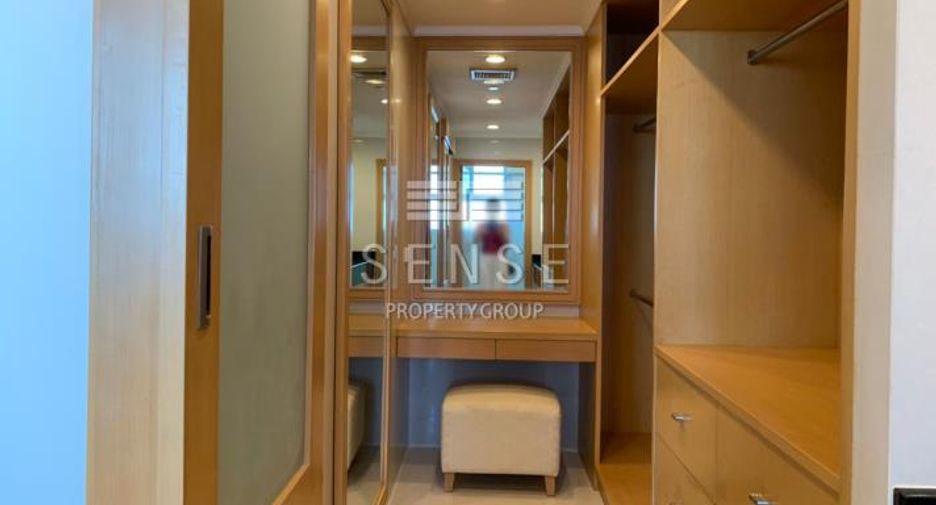 Condo en alquiler de 3 habitaciones en Khlong Toei, Bangkok