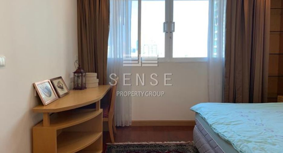 Condo en alquiler de 3 habitaciones en Khlong Toei, Bangkok