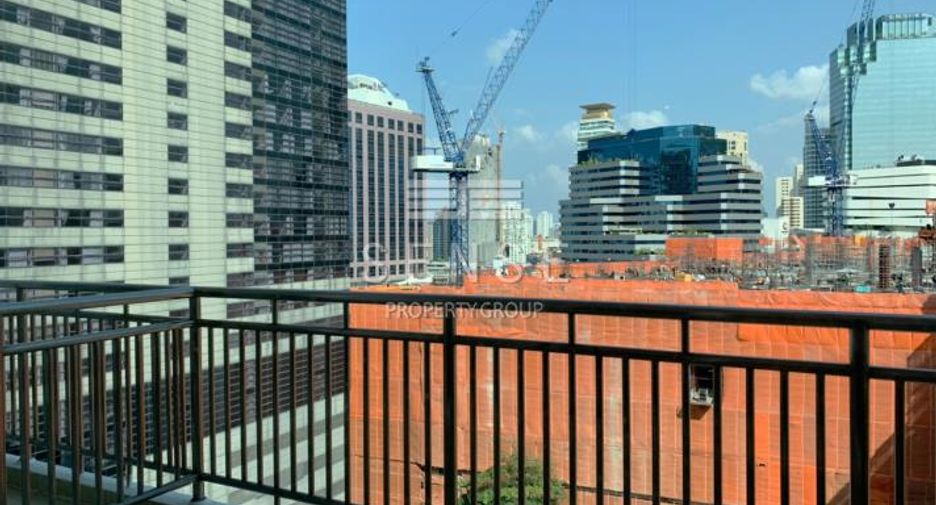 Condo en alquiler de 3 habitaciones en Khlong Toei, Bangkok