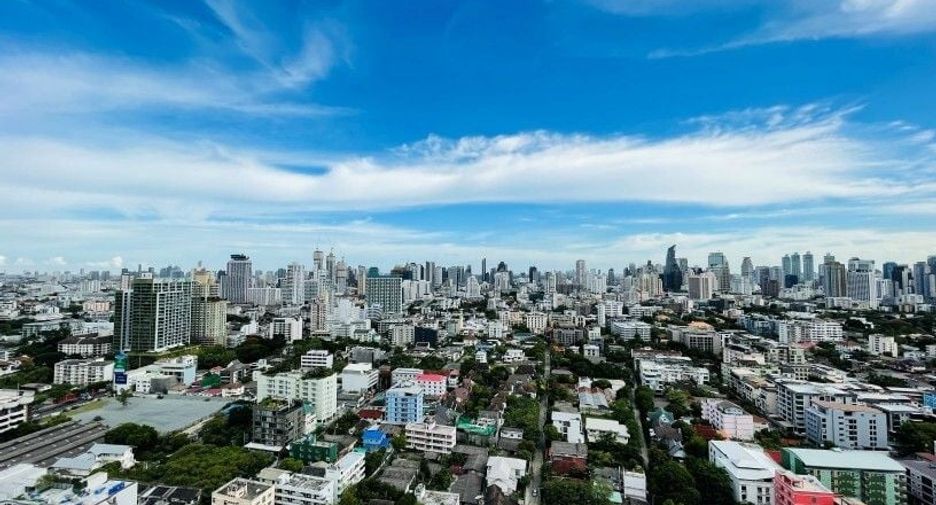 For sale 1 bed condo in Watthana, Bangkok