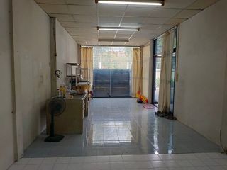 For sale 3 bedrooms townhouse in Huai Khwang, Bangkok