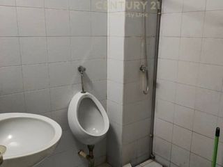 For sale 3 bedrooms townhouse in Huai Khwang, Bangkok