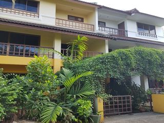 For sale 5 bed townhouse in San Sai, Chiang Mai
