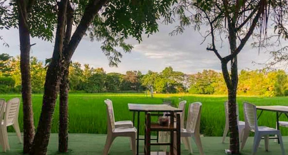 Local comercial en venta de 5 habitaciones en San Kamphaeng, Chiang Mai