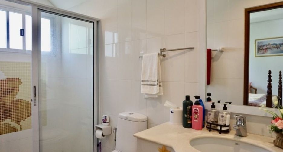For sale 4 bedrooms house in Hang Dong, Chiang Mai