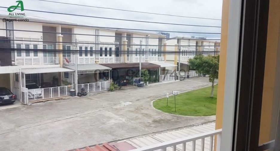For rent 3 bedrooms townhouse in Mueang Nonthaburi, Nonthaburi